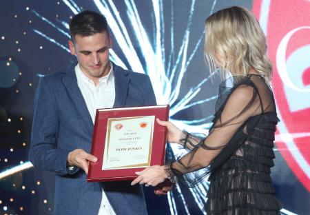 ONA ali ON 34 FOTO LJUBO VUKELIČ